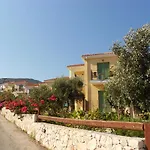 Hotel Livadaki Village