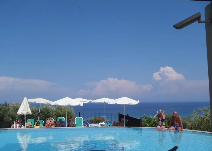 Hotel Livadaki Village