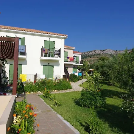 Hotel Livadaki Village