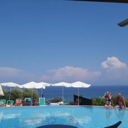 Hotel Livadaki Village