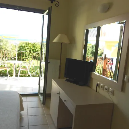 Hotel Livadaki Village