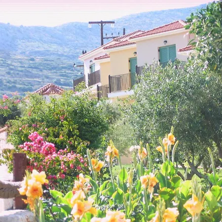 فندق Livadaki Village