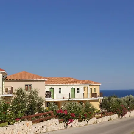 فندق Livadaki Village 3*